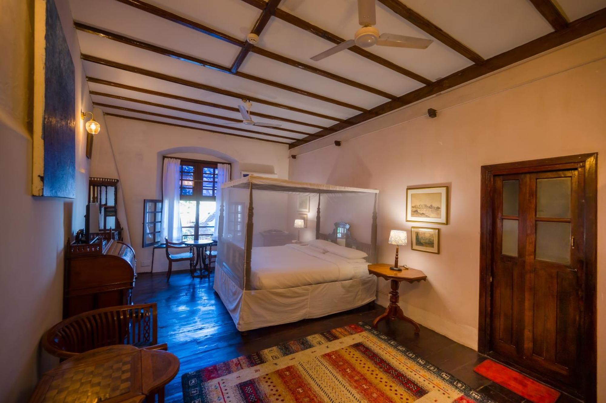 Old Courtyard Hotel Kochi Exterior photo