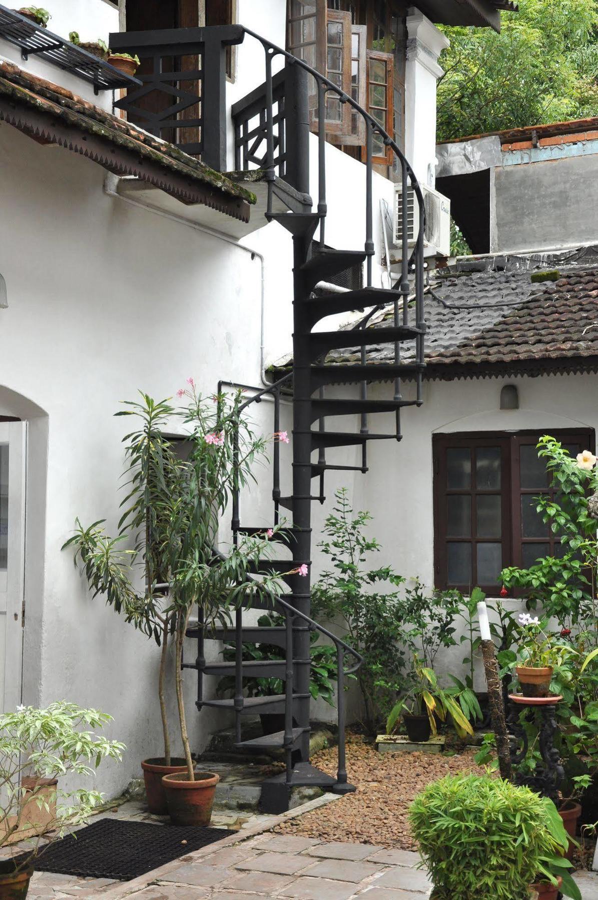 Old Courtyard Hotel Kochi Exterior photo